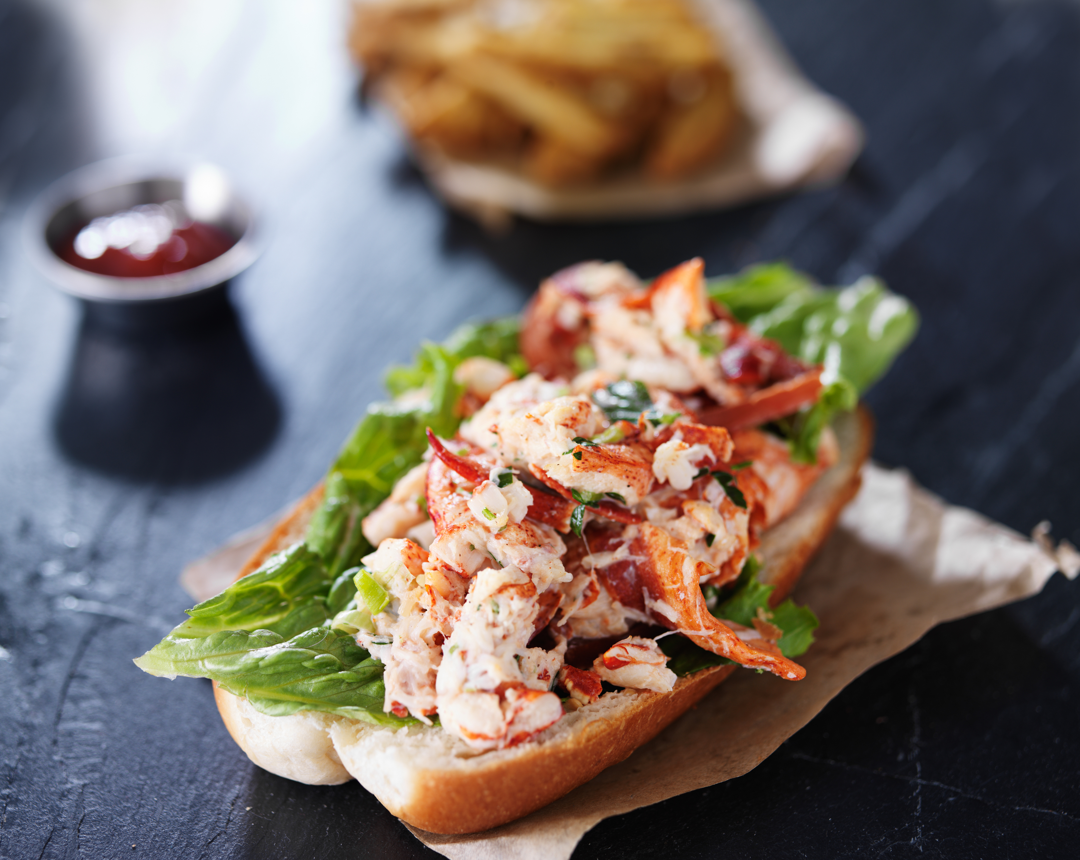 Snug Harbor Fish Company - Lobster roll